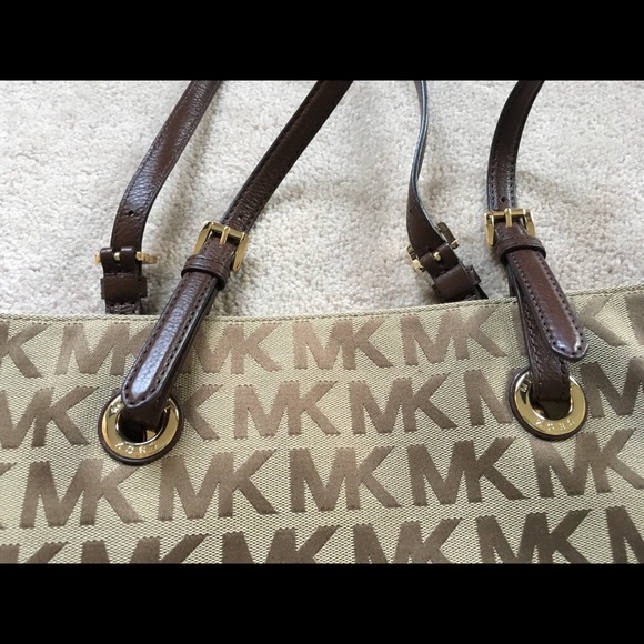 Michael Kors Purse - Picture 2 of 5